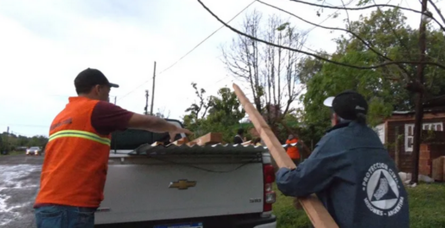 Protección Civil de Misiones despliega operativos de asistencia tras las tormentas