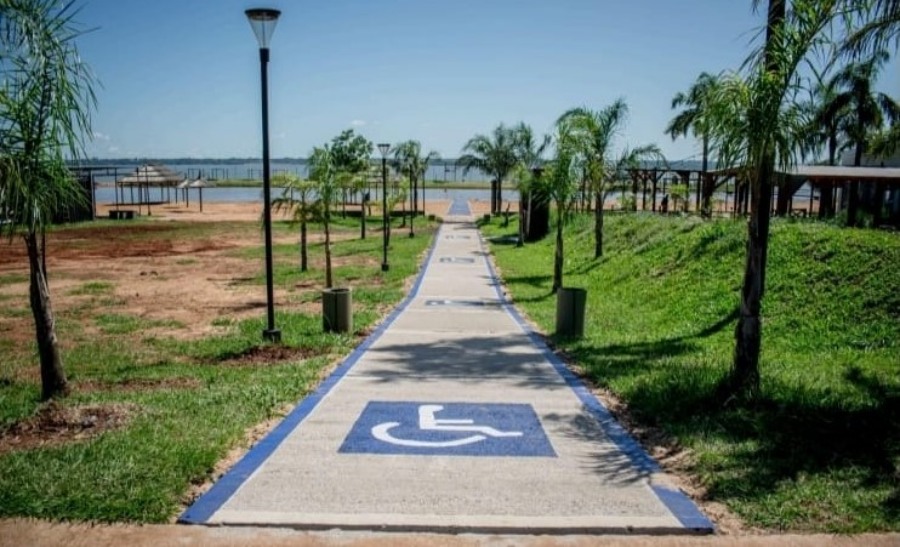Posadas: Demarcación de la rampa para discapacitados en el Complejo Costa Sur