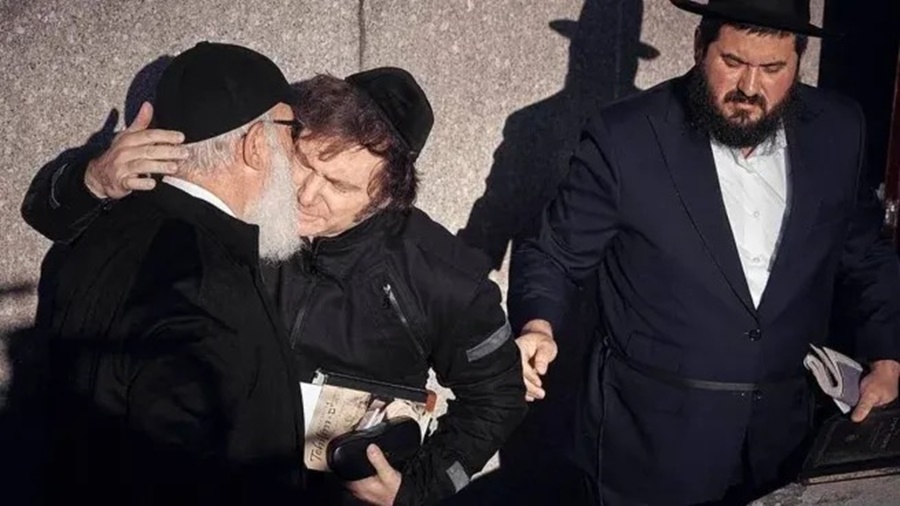 A 13 días de su asunción: Gira en Estados Unidos, Javier Milei visita la tumba del Rebe de Lubavitch