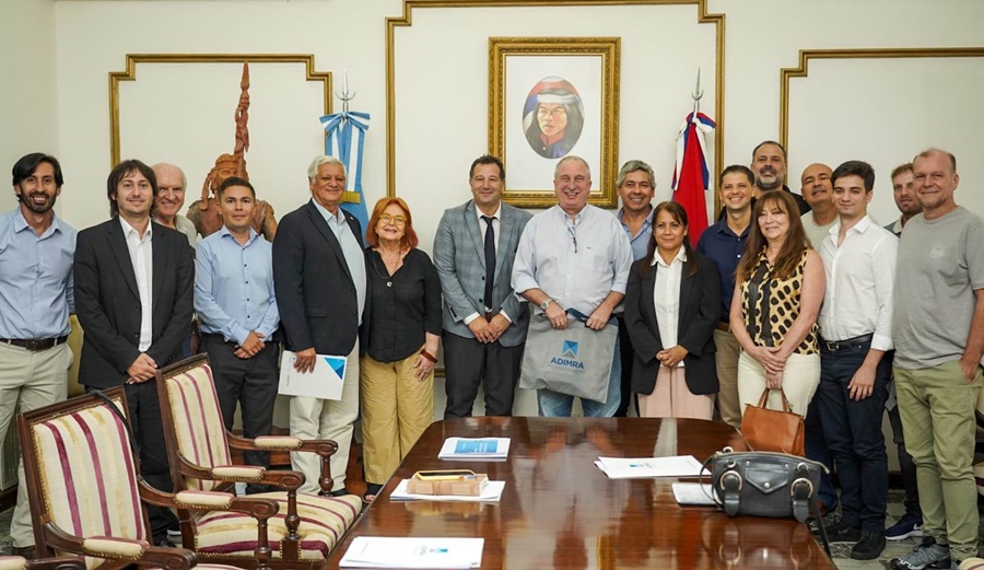 El Gobernador Hugo Passalacqua recibió a integrantes de la Asociación de Industriales Metalúrgicos de la República Argentina