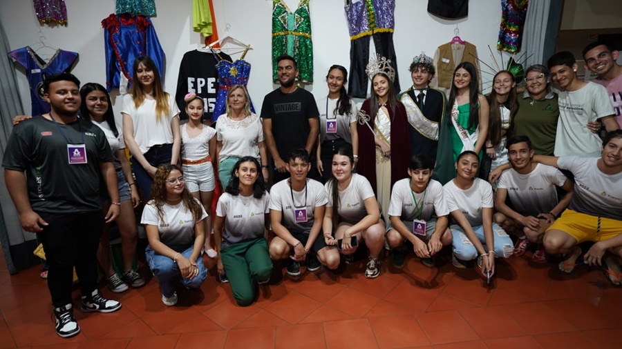 Lanzamiento de la Exposición de los 30 años de Historia de la Estudiantina Apostoleña