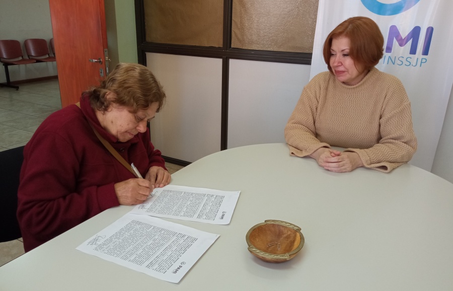 Posadas: Entregaron dos viviendas en comodato de PAMI Misiones