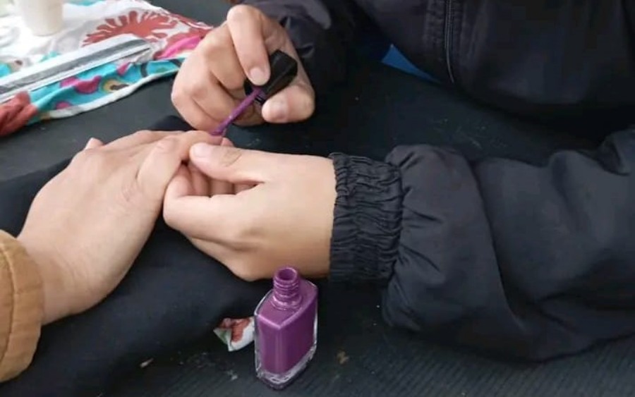 Posadas: Capacitan a emprendedores de "Manos Productivas", más de 150 personas se capacitan en los talleres de pedicura y peluquería