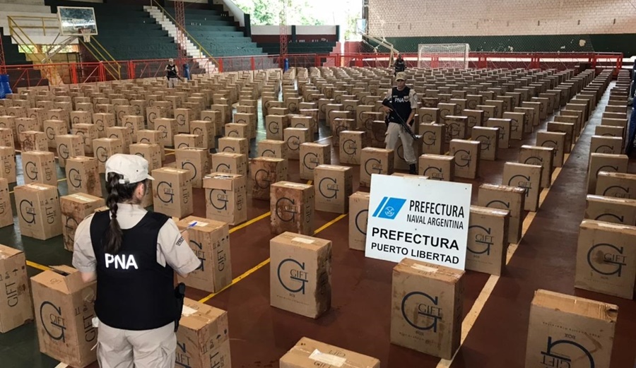 Misiones: Prefectura Naval secuestró más 32.000 cartones de cigarrillos de origen ilegal