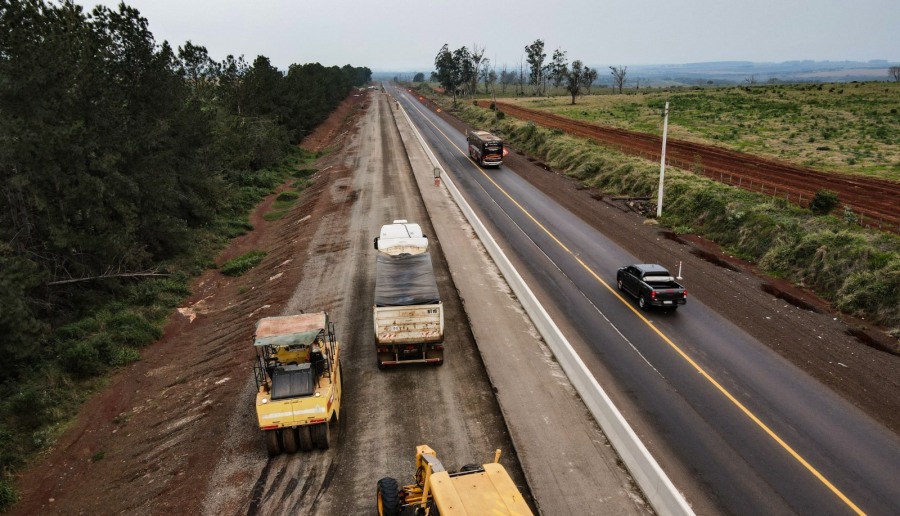 Misiones: Circular con precaución sobre la Ruta Nacional N° 105 en el sur de la provincia, es necesario extremar las medidas de seguridad a lo largo de los 20 kilómetros que son parte de las obras de la ampliación de la Autovía