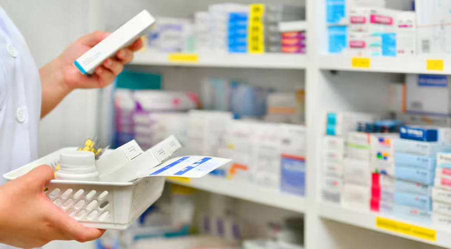 Cautela en los laboratorios ante el anuncio de más importaciones: Los medicamentos subieron más de 100% en tres meses