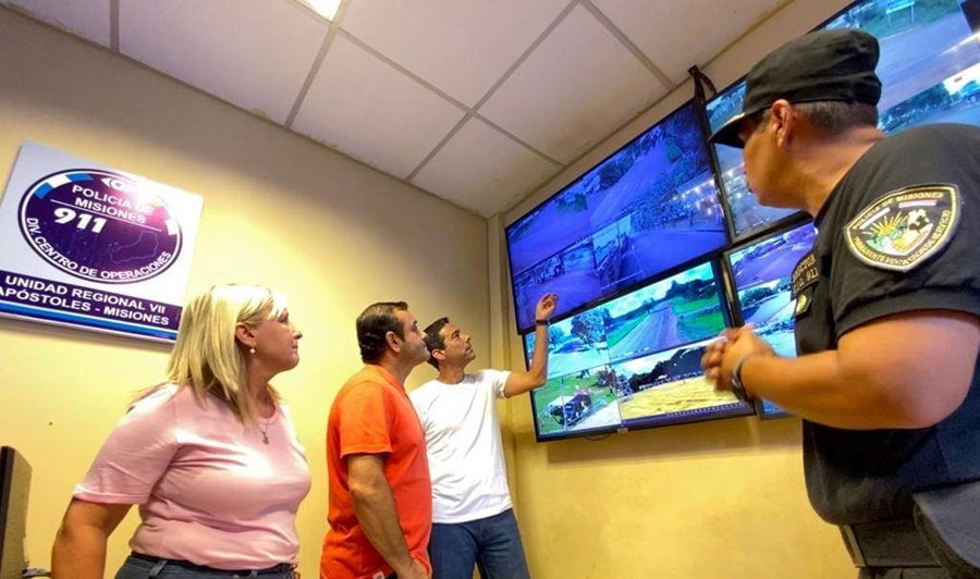 Misiones: Funcionarios provinciales y locales visitaron las instalaciones de la nueva "División Centro de Operaciones 911 de la Unidad Regional VII Apóstoles