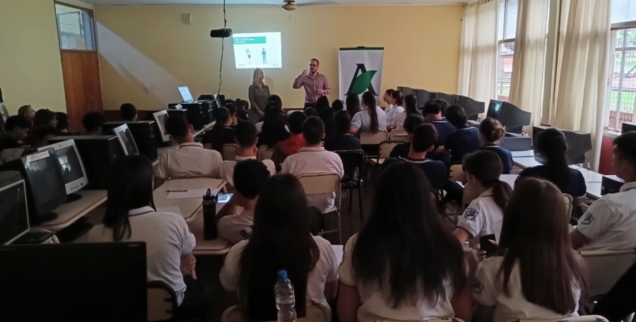 Talleres de Orientación Vocacional: Municipalidad de Apóstoles y Universidades unen esfuerzos para brindar herramientas a estudiantes secundarios del Municipio