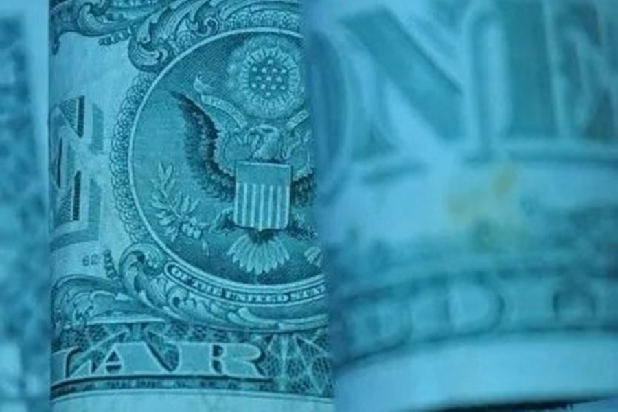 Brecha roza el 110%: El dólar blue cede 20 pesos y opera debajo de 480 pesos en medio de la intervención oficial