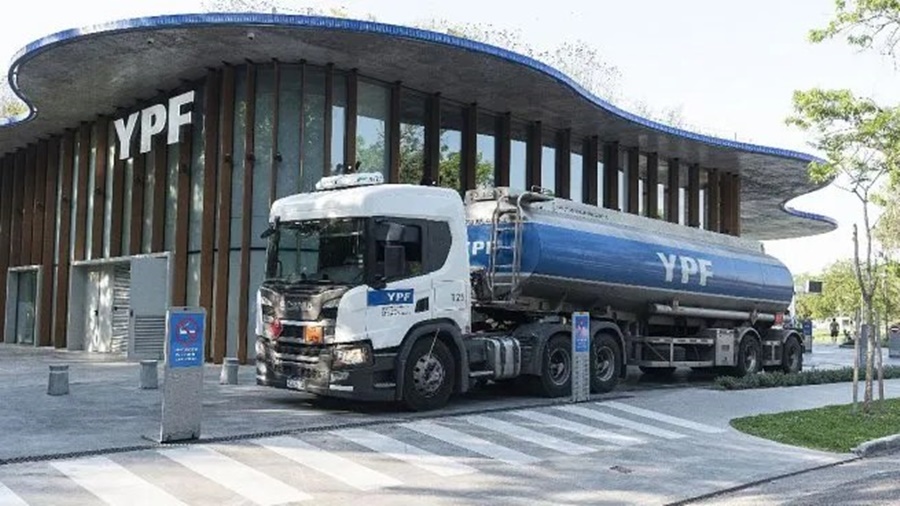 Segunda suba del mes: YPF aumentó la nafta y el gasoil otro 10%