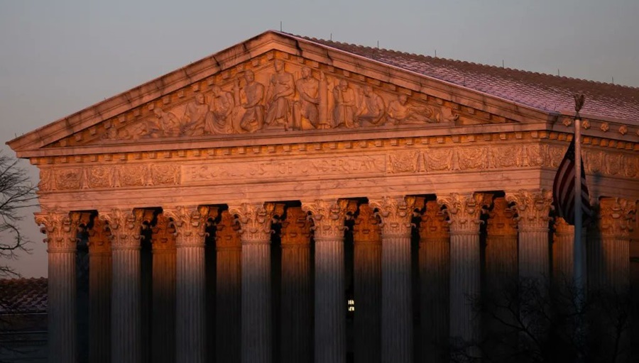 La Corte Suprema de Estados Unidos permite a Texas implementar controvertida Ley de Inmigración