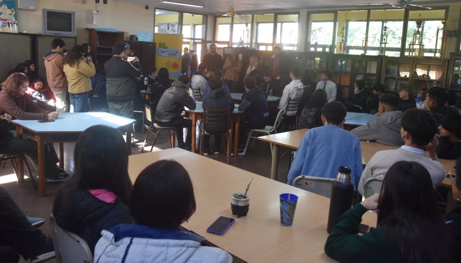 Apóstoles: Lanzan Concurso 'Sembrando Agua' para alumnos de secundaria, "Crea un Video y Gana Frutas para tu Curso"