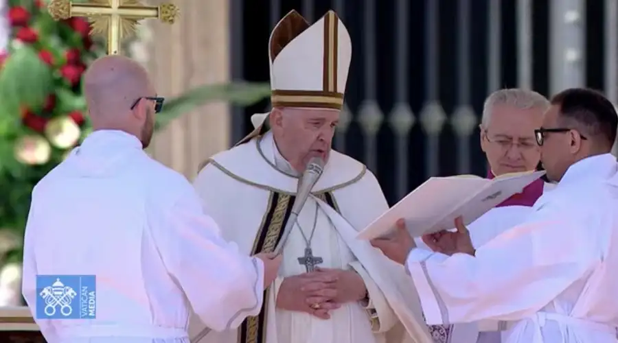 El Papa Francisco celebró la Misa del Domingo de Pascua 2023 ante miles de personas