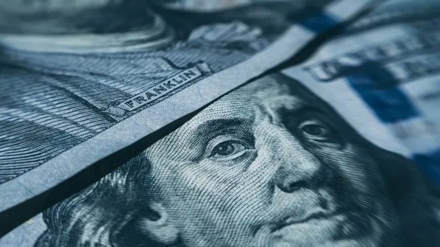Dólar blue imparable: Aceleró suba, la brecha llegó al 140% y cerró a 843 pesos