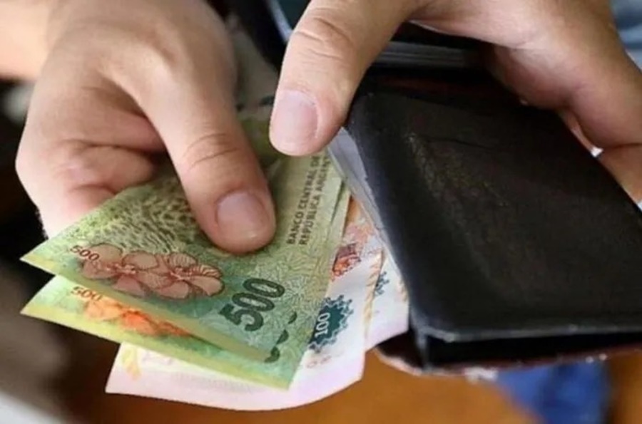 Salario Mínimo, Vital y Móvil: Aprobaron un aumento del 34% en el salario mínimo en tres tramos