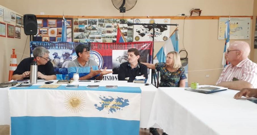 El Ministro Safrán junto a la Intendente de Apóstoles participaron de la mesa provincial de la Federación Veteranos de Guerra Héroes de Misiones