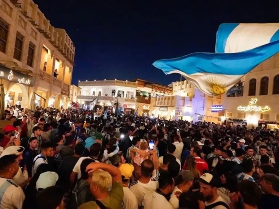 Nuevo banderazo argentino en el Mundial de Qatar 2022
