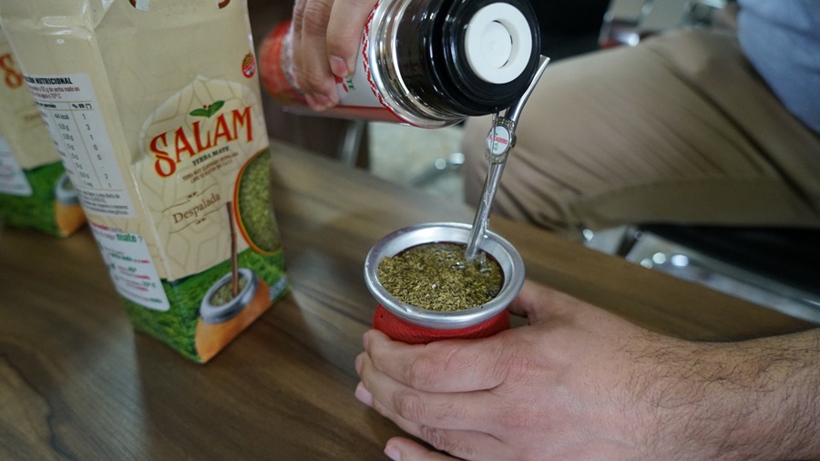 Presentaron “Salam”, una yerba mate para los consumidores que prefieren una molienda fina y sin palos