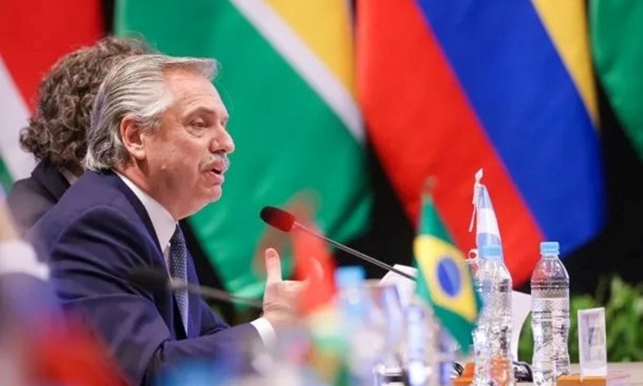Alberto Fernández encabeza la cumbre del Mercosur, el mandatario viaja este día martes hacia la ciudad de Puerto Iguazú