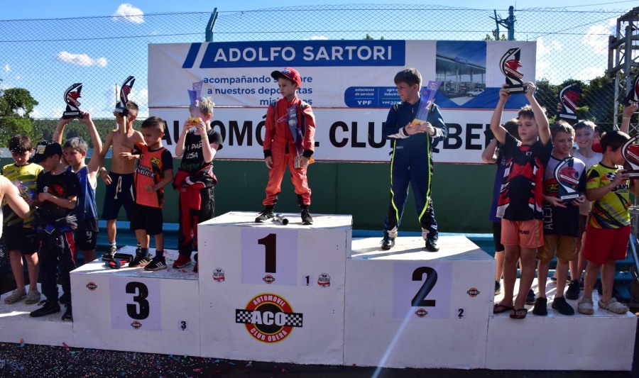 Campeonato Misionero de Karting: El Rosamonte Racing Team terminó con un gran triunfo de Valentino Silveira en la categoría Escuela y desató el festejo en el Coronación en la ciudad de Oberá