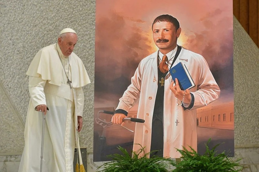El Papa Francisco proclamó Santo al argentino Artémides Zatti: “Fue un ejemplo vivo de gratitud”