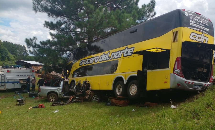 Triple colisión: Un fallecido y dos heridos graves sobre la Ruta Nacional N° 14 en el Municipio misionero de San Vicente