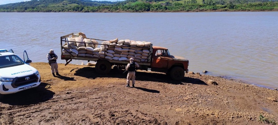 Misiones: Prefectura Naval Argentina secuestró más de siete toneladas de soja