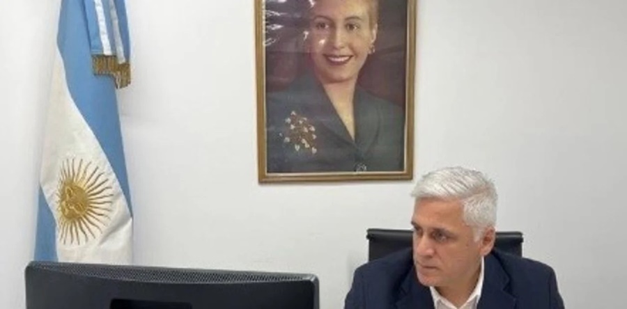 Habló el funcionario que le renunció a Victoria Tolosa Paz: "La ministra lo único que hace es sacarse fotos"