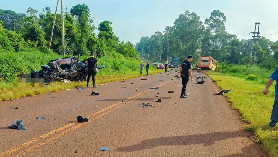 Misiones: Fallecieron dos empresarios yerbateros tras chocar contra un ómnibus en la Ruta Provincial N° 19 de la localidad de Comandante Andresito