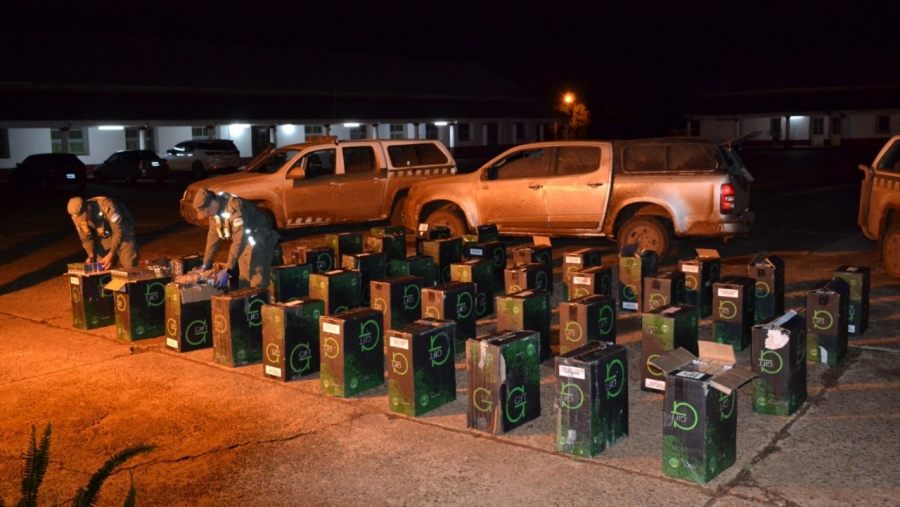 Gendarmería Nacional secuestró más de 21 mil paquetes de cigarrillos: Una camioneta de origen brasileño evadió el dispositivo de control