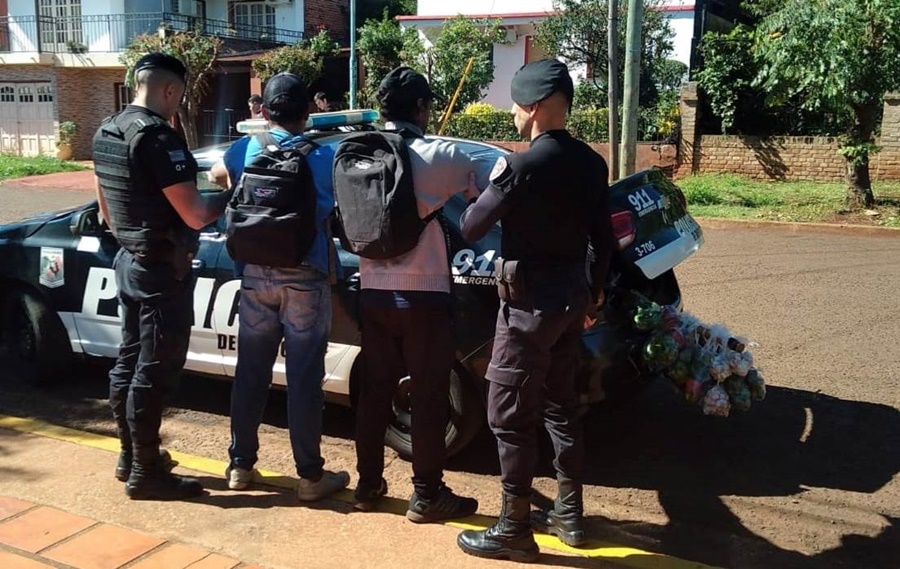 Apóstoles: Vendedores de ajo fueron captados peleando por las cámaras del 911, los detenidos de 30 y 40 años son oriundos de Posadas