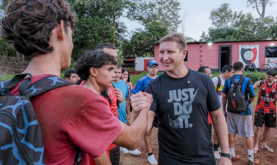 Sebastián Macías: “No se trata de buscar al nuevo Messi, sino de generar espacios de contención”