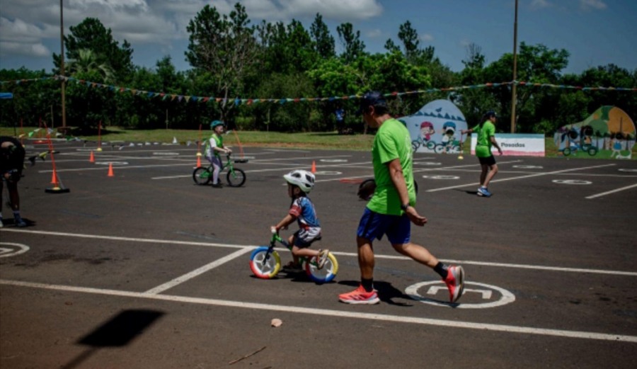 Posadas: Impulsan la movilidad sostenible con el Programa Biciescuelas, la capital misionera es una de las diez ciudades seleccionadas a nivel nacional para implementar esta modalidad, que forma parte del Programa Euroclima