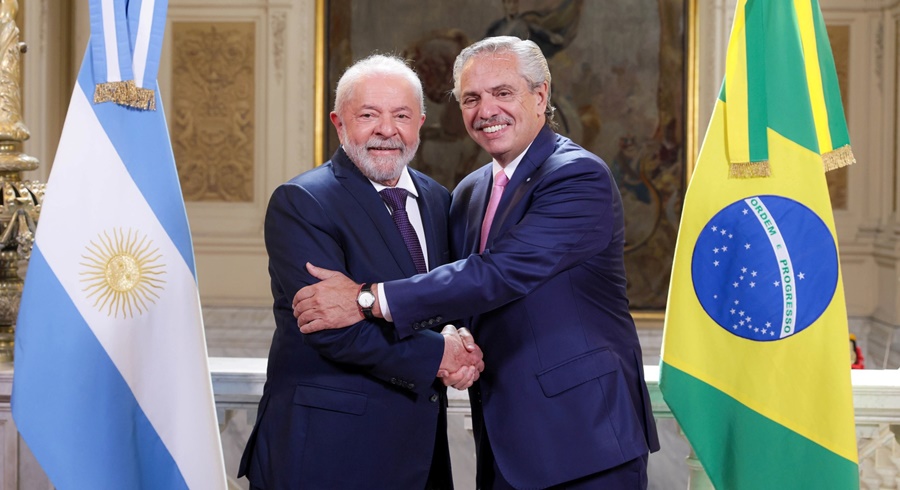 Tras su conversación telefónica: Alberto Fernández viaja este martes a Brasilia para reunirse con Lula