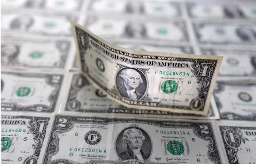 La cotización libre cerró a 498 pesos y marcó un nuevo récord