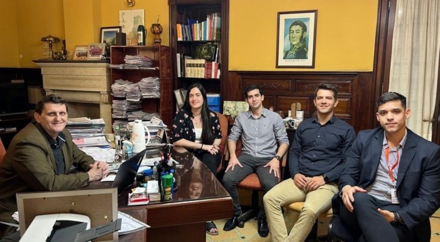 La Provincia de Misiones y Banco Galicia trabajan en nuevas líneas de créditos para el sector productivo: El Ministro de Adolfo Safrán mantuvo reuniones con representantes de la entidad bancaria para abordar distintos temas relacionados con las operaciones de la entidad en la provincia