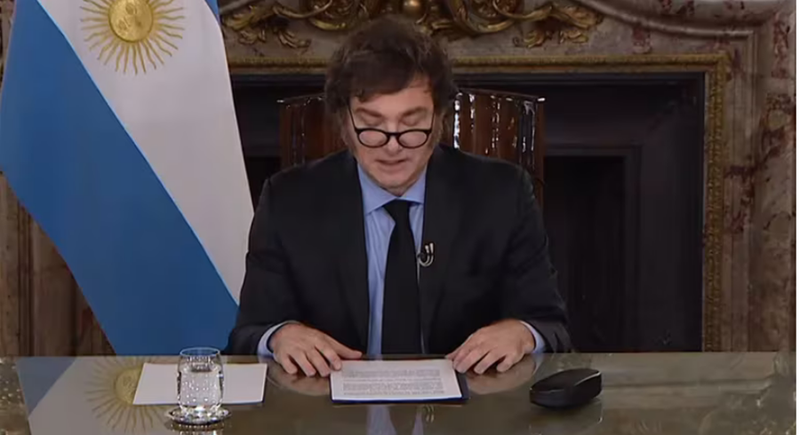 El Presidente Javier Milei anunció un superávit fiscal del 0,2% en el primer trimestre del año: “Este milagro económico responde a la motosierra”