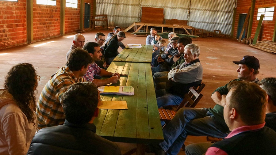 Apoyo al sector ganadero misionero: Entregaron créditos para la compra de animales