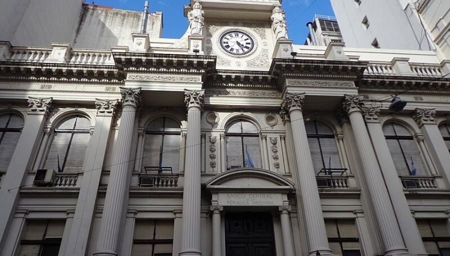 El Gobierno escuchó al campo: El Banco Central eliminará la sobretasa para productores