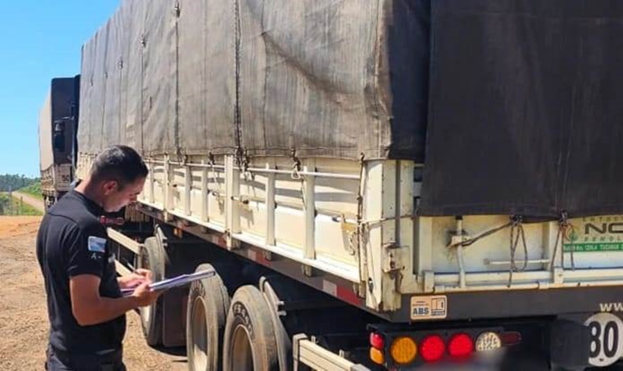 Tres camiones que transportaban soja fueron retenidos por distintas irregularidades