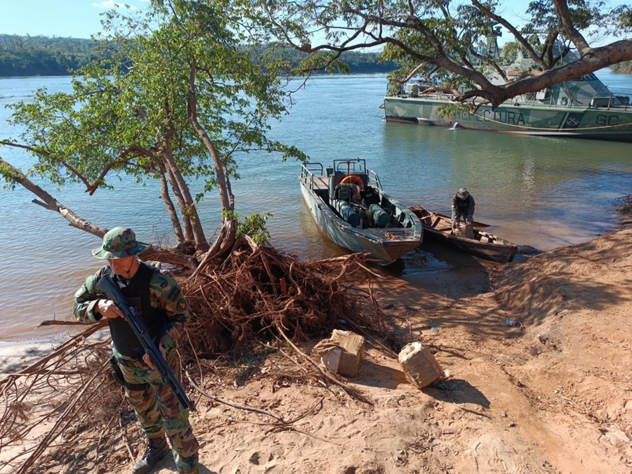 Misiones: Prefectura Naval Argentina secuestró más de 91 kilos de marihuana y además de 5.000 atados de cigarrillos