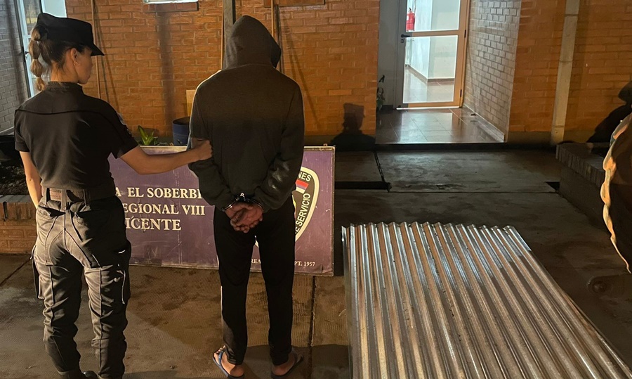 Detuvieron a un individuo de 24 años que le robó más de cuarenta chapas de zinc a su vecino
