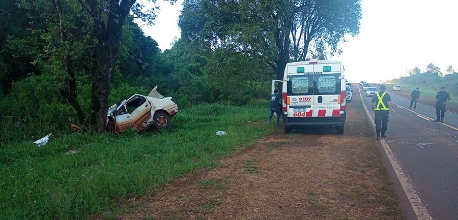 Fallecieron dos hombres tras un despiste vehicular en la localidad misionera de Santo Pipo