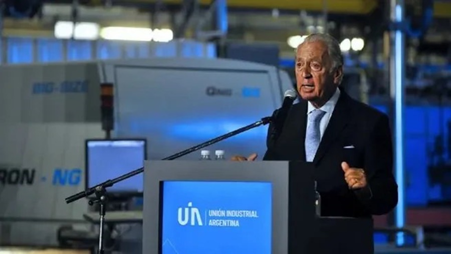 Asegura que distorsionaría acuerdos: La Unión Industrial Argentina criticó la suma fija para subir salarios y pidió respetar las paritarias