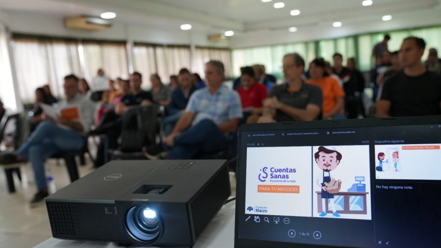Taller "Cuentas Sanas" para emprendedores del Municipio de Apóstoles: El evento contó con una gran participación de asistentes quienes recibieron herramientas prácticas para la gestión financiera de sus negocios