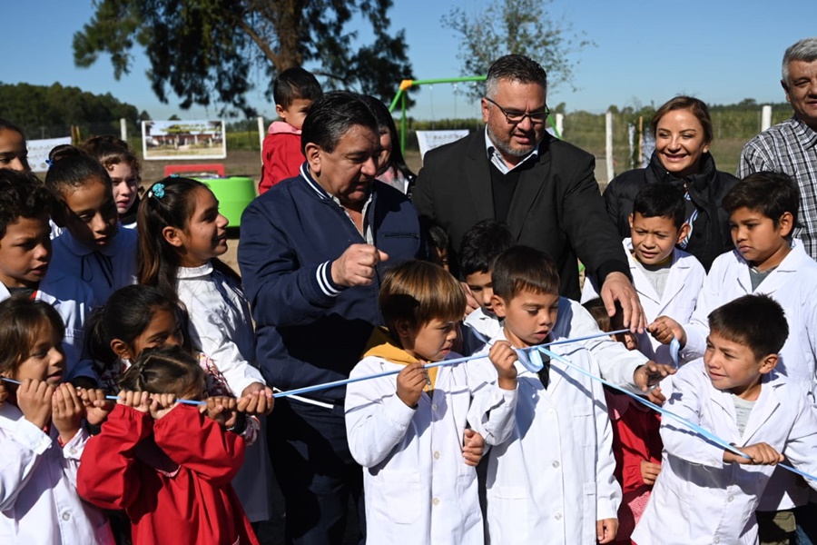 Con la presencia del Presidente del RENATRE, José Voytenco, se inauguró una plaza de juegos en Corrientes en el marco del Operativo RuralEs RENATRE