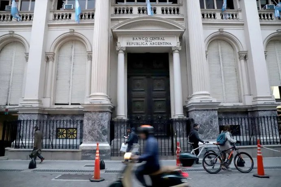 Este lunes el BCRA se deprendió de 100 millones de dólares