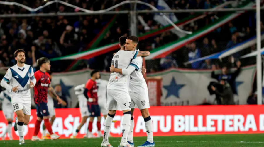 En un final con polémica, Vélez Sarsfield eliminó 3 a 1 a San Lorenzo de Almagro y avanzó a los cuartos de la Copa Argentina