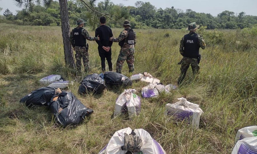 Prefectura Naval Argentina incautó un cargamento de marihuana en Misiones, la droga, valuada en más de 99 millones de pesos y era trasladada por un individuo de nacionalidad paraguaya