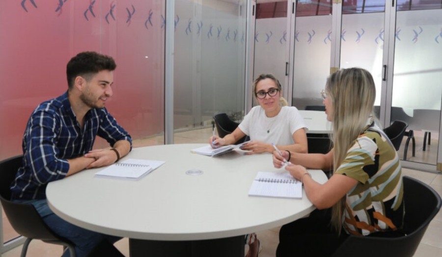 Más financiamiento y herramientas digitales en la agenda 2025 del Fondo de Crédito Misiones